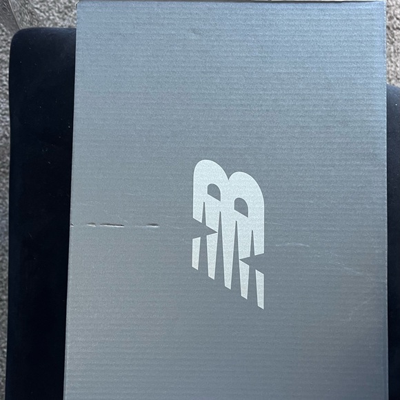 New balance 9060 women size 9 New in box - Picture 5 of 5